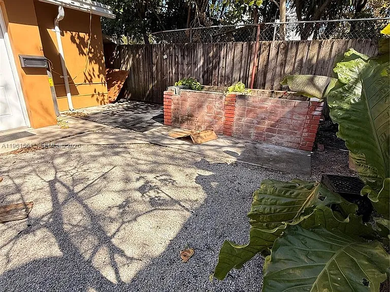 1037 SW 20th Ave #2 — Photo 10