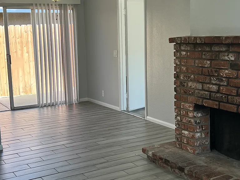 16578 Vine St #A — Photo 33