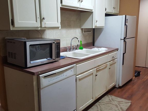 4th image of 5509 Lakeside Dr APT 2D