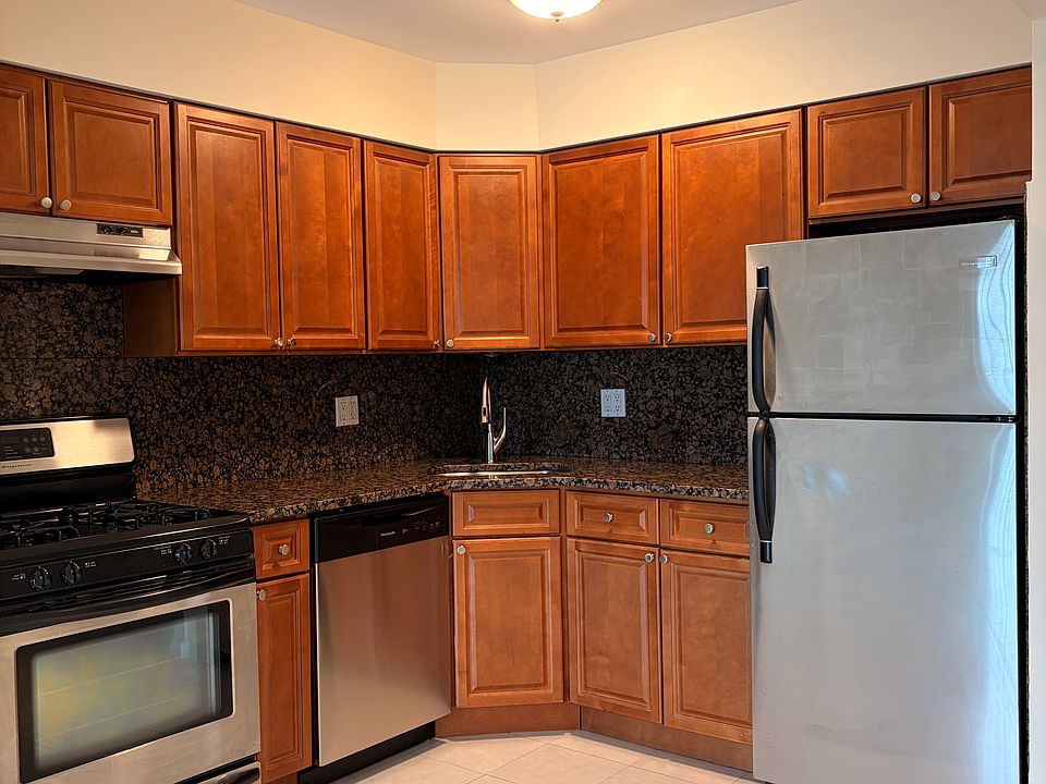 1st image of 3062 38th St APT 4A