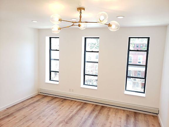 3rd image of 305 Halsey St #2