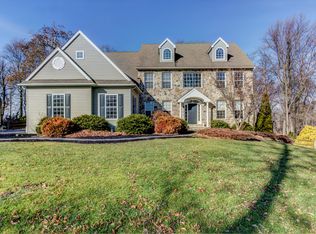 127 Red Oak Dr, Lincoln University, PA 19352