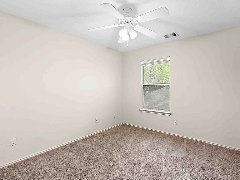 280 Strawn — Photo 17