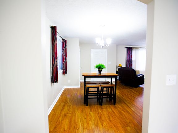 4th image of 1403 W Magnolia Cir