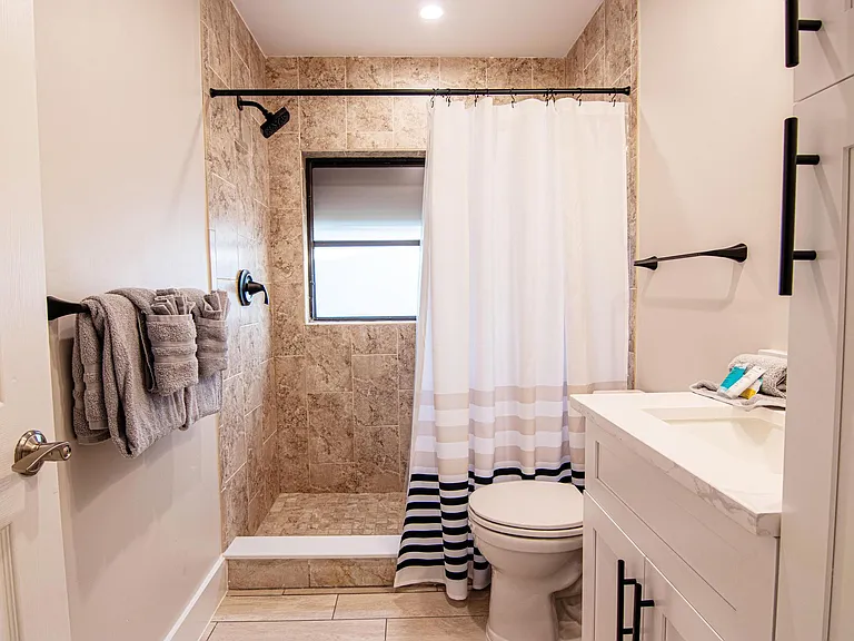 830 SW Santa Barbara Pl — Photo 16