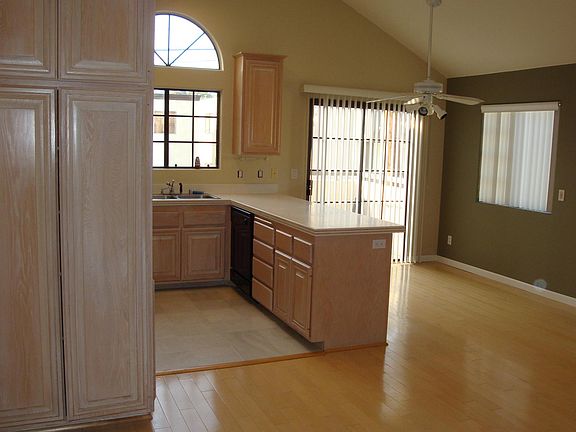 2nd image of 1860 Missouri St Unit 4