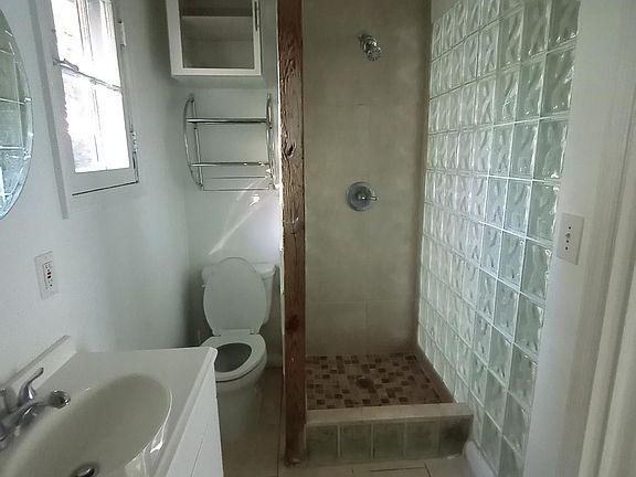 2nd image of 140 Greenwood Dr #140.5