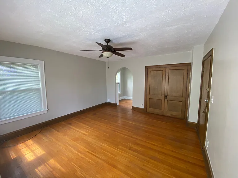 1689 Eddington Rd — Photo 12