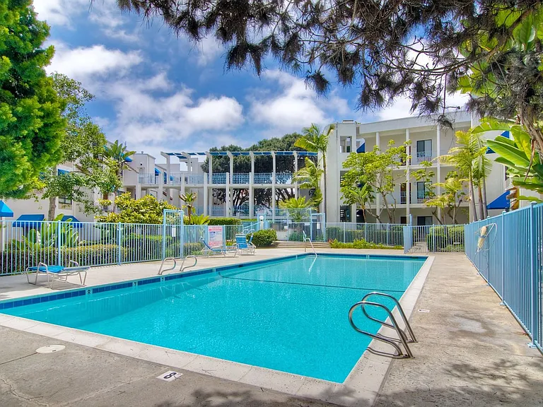 8328 Regents Rd #3E — Photo 35