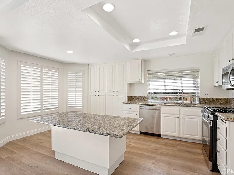 24832 Barclay Ln — Photo 13