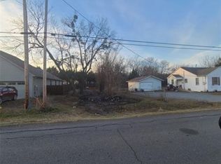 315 E Saunders St, Trenton, TX 75490