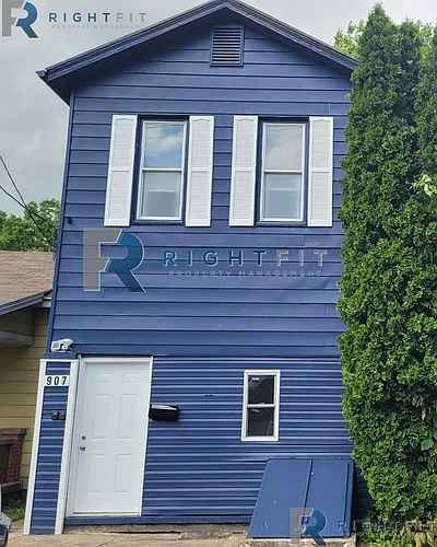 907 8th Ave Photo 1