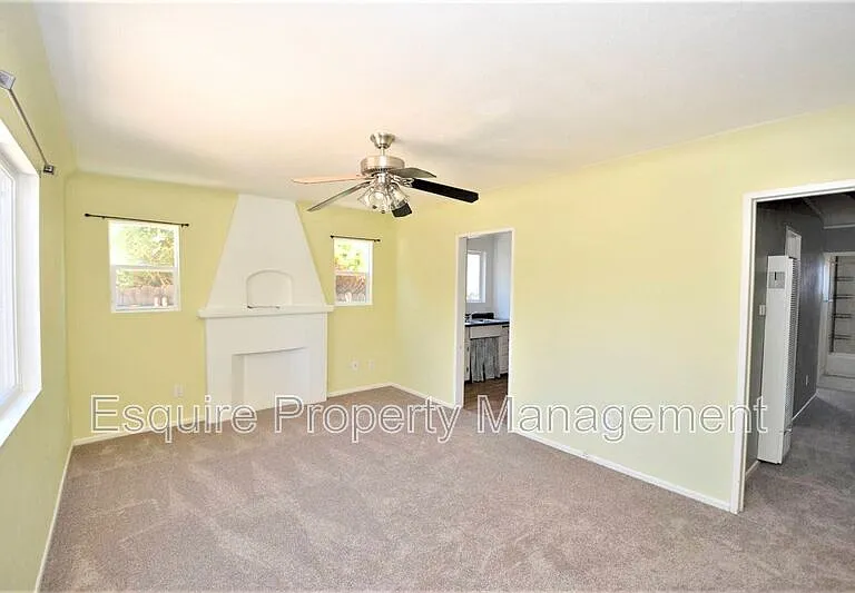 264 Franklin Ln — Photo 2