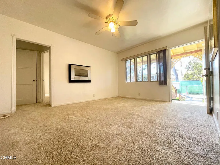 240 N Surfside Dr — Photo 16