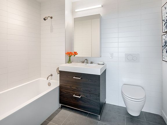 4th image of 3746 72nd St APT 7P