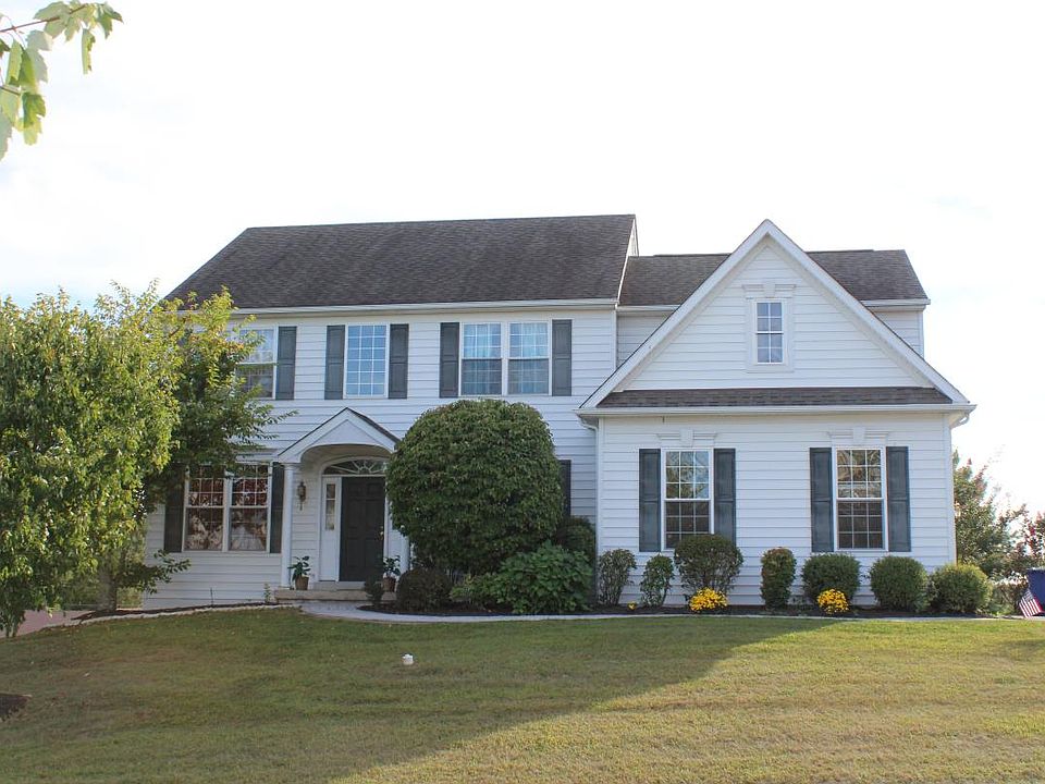 1st image of 110 Cherry Grove Ln