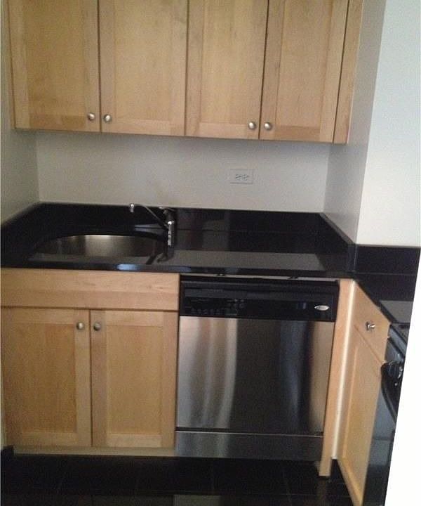 2nd image of 201 E 86th St APT 33B