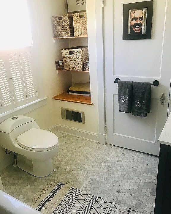 Full bathroom 