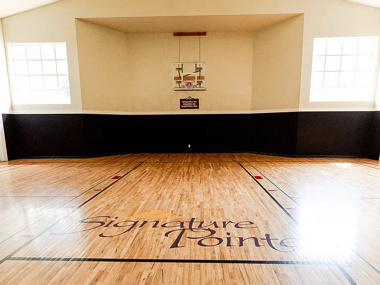Kent Apartments - Signature Pointe Apartment Homes - Indoor Basketball Court
