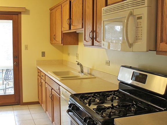 3rd image of 9271 Drummond Dr