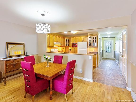 3rd image of 43 Domethilde Cres