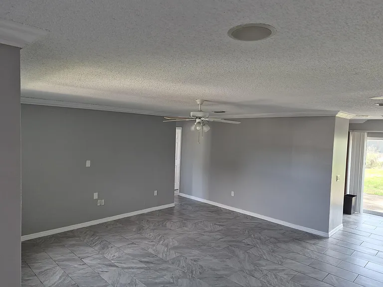 2903 Calumet Dr — Photo 2