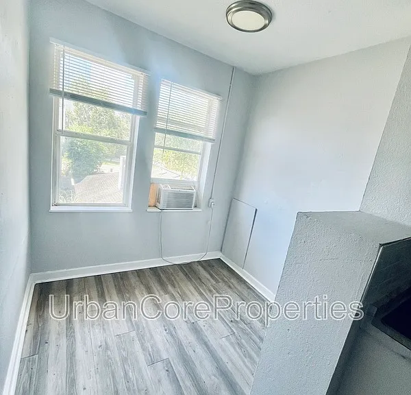 417 4th St N #302 — Photo 5