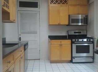 1010 Pleasant St APT 3B, Oak Park, IL