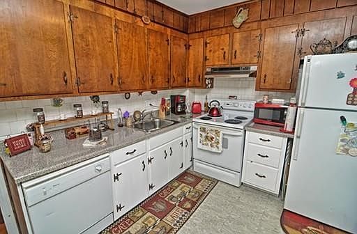 2nd image of 126 South St