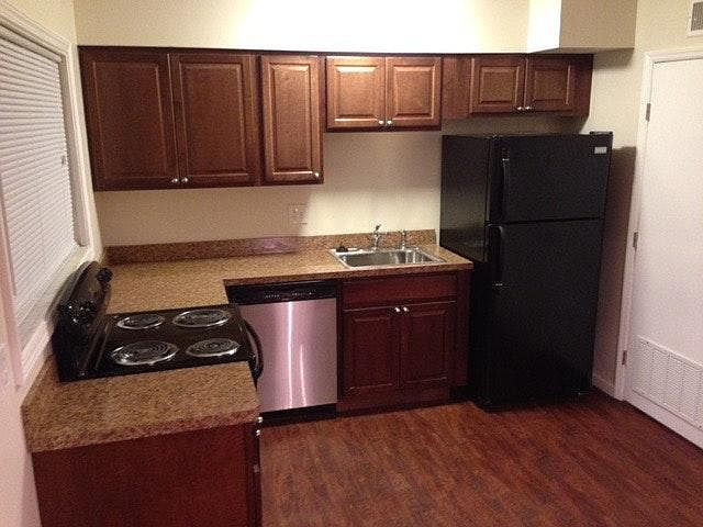 1st image of 16 Brandywine Sq