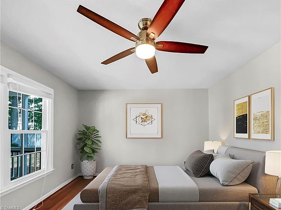 4th image of 22 Irving Park Ln