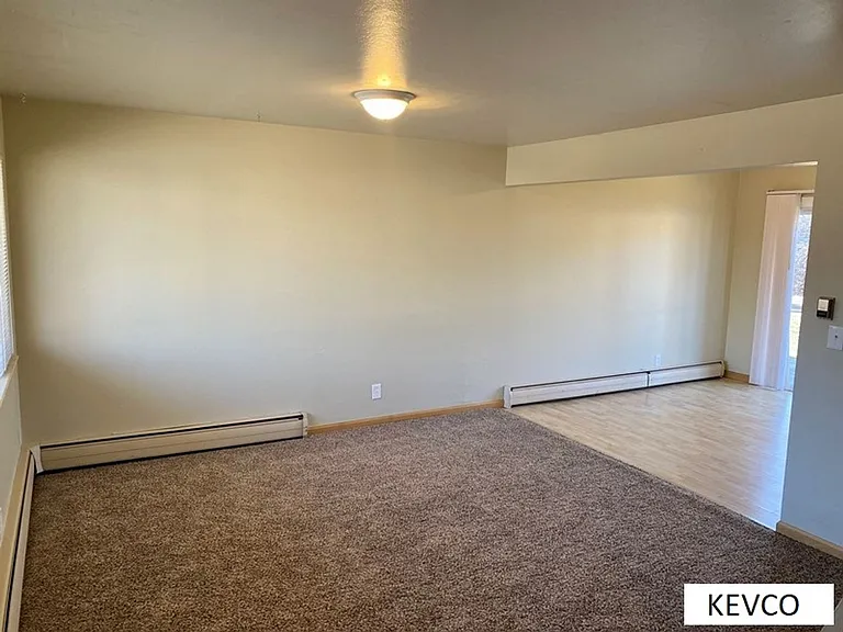 1101 Ponderosa Dr — Photo 2