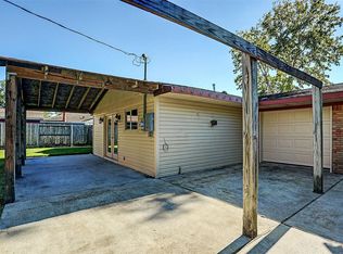 2705 Belmont St, Dickinson, TX 77539