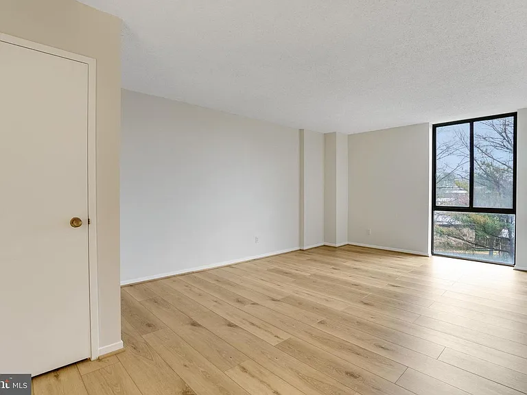 2300 Pimmit Dr #308W — Photo 20