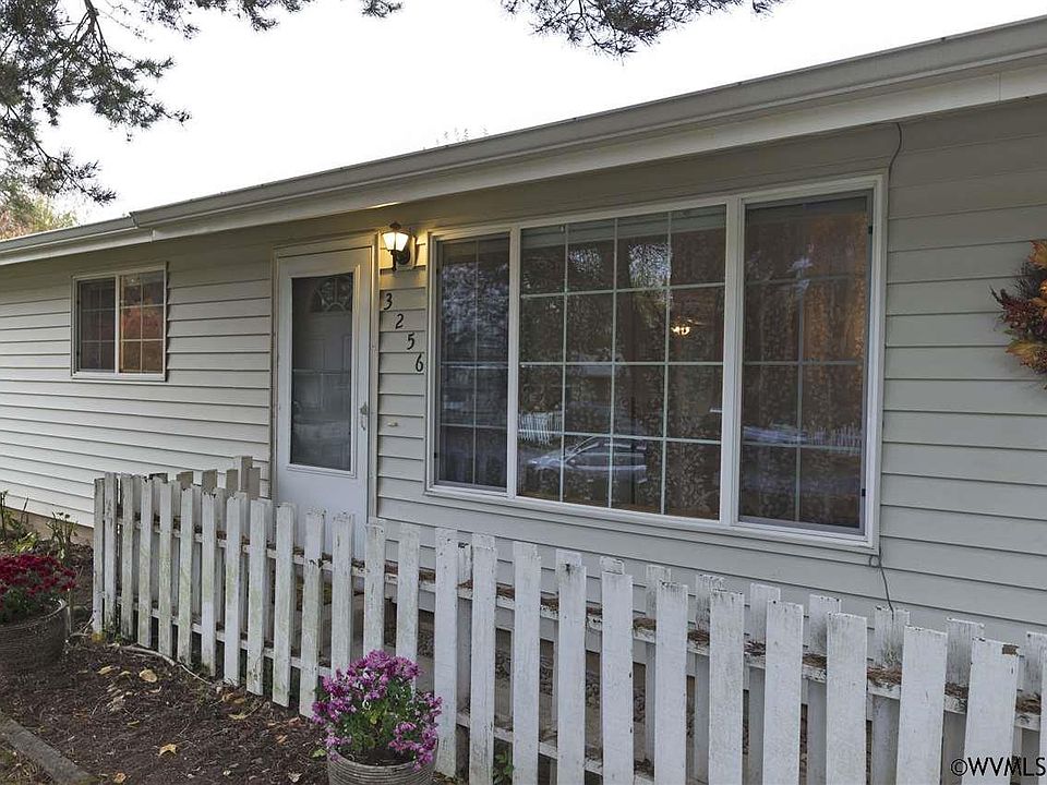 2nd image of 3256 Sunset Dr