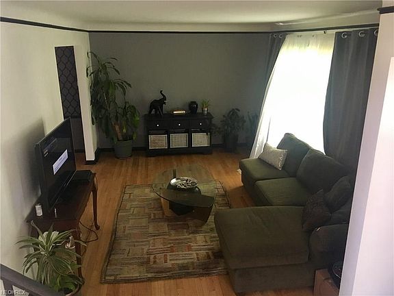 3rd image of 4085 Bexley Blvd