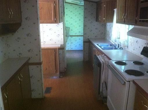 2nd image of 1165 Bicknell Rd