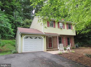 34 Speck Rd, Mohnton, PA 19540