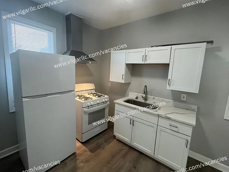 4117 Euclid Ave — Photo 2