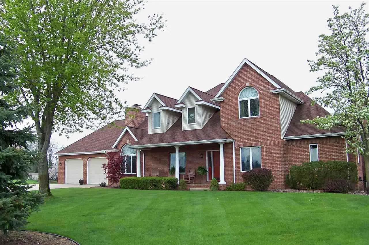 1689 W Highland Ct photo 1
