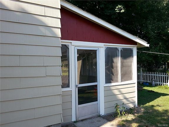4th image of 8 Whitney Ave