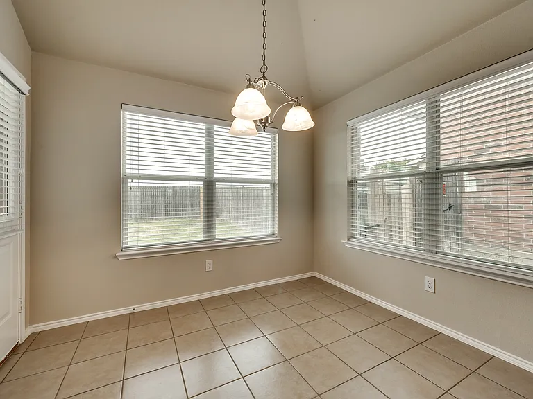 2116 Hartley Dr — Photo 5