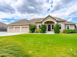 84016 Summit View Dr, Kennewick, WA 99338