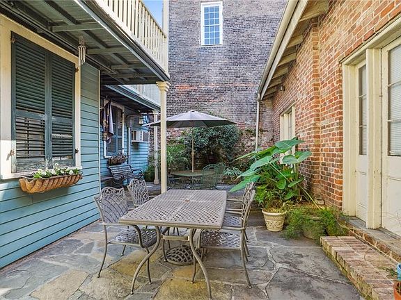 4th image of 1206 Burgundy St #5