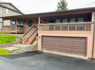7 Burning Tree Dr, Yakima, WA 98902