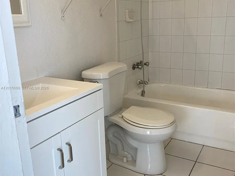 5100 SW 41st St #Penthouse 6 — Photo 24