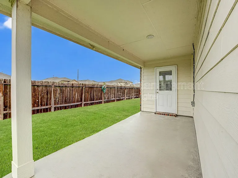 8002 Carillon Way — Photo 23