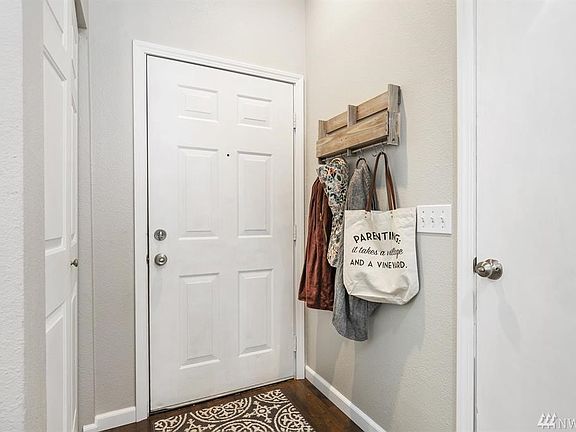 4th image of 1308 NW Slate Ln Unit 102