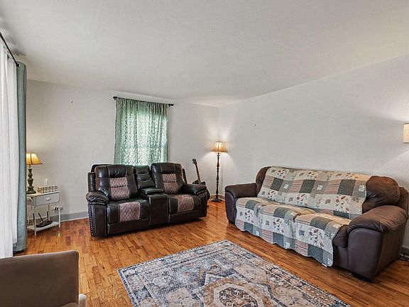 4th image of 52 W Pine St