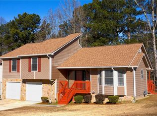 3325 Estate Lake Dr, Fairburn, GA 30213